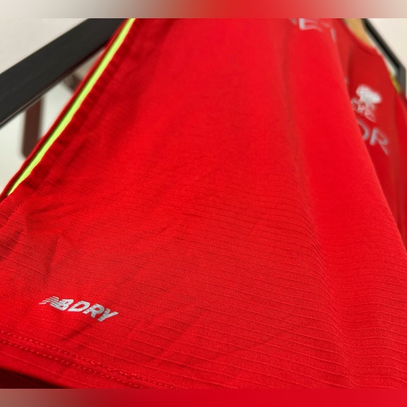 Vintage 2018 Liverpool FC ⚽️ New Balance Soccer Jersey LFC Betvictor EPL - Picture 9 of 15